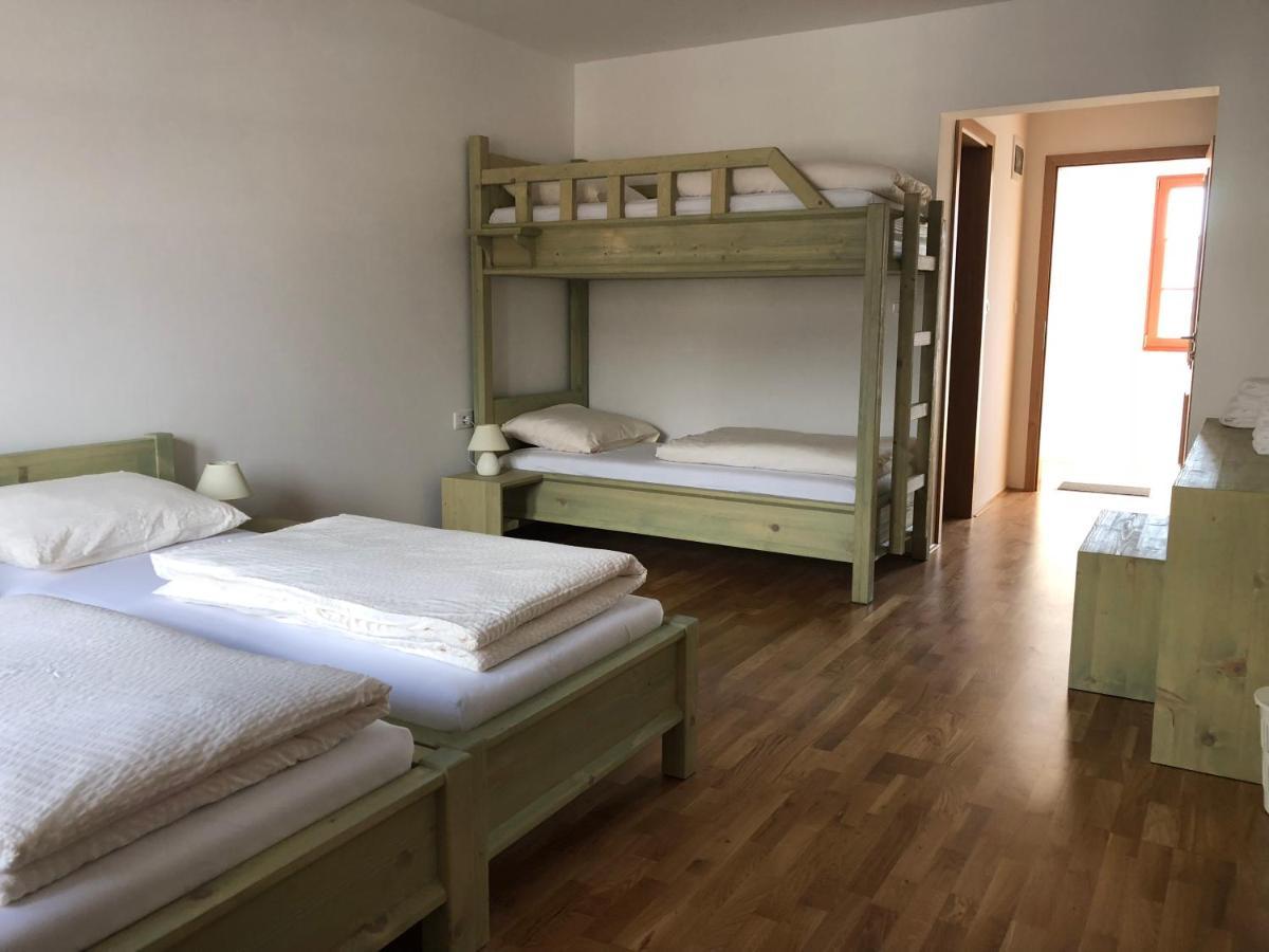 Bed and Breakfast Sobe Brezje Zimmer foto